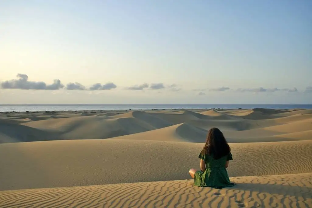 الزواج من عربية في إسبانيا حلم الاستقرار وخطوات الحصول على الإقامة 2026