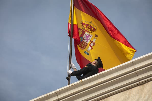 تسوية أوضاع طالبي اللجوء في إسبانيا 2026